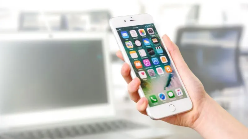 iPhone यूजर्स के लिए बड़ी खबर! iOS 27 और AI Siri की रिलीज़ डेट सामने