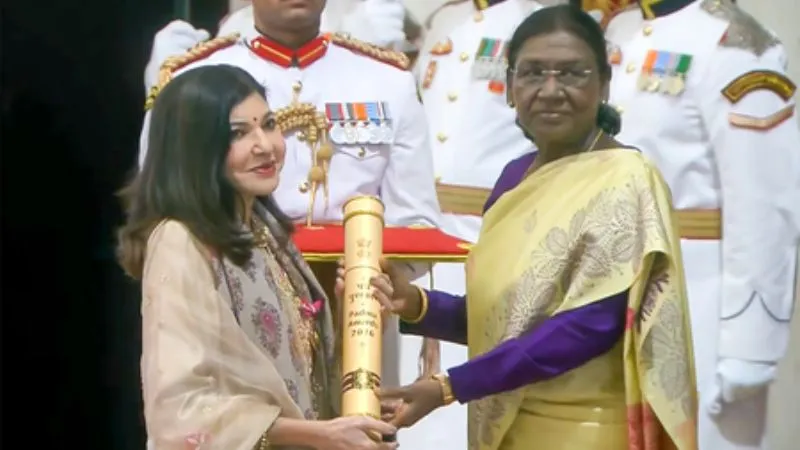 Padma Awards 2026: शिबू सोरेन-अलका याग्निक समेत 65 हस्तियों को मिला पद्म पुरस्कार, राष्ट्रपति मुर्मू ने किया सम्मानित