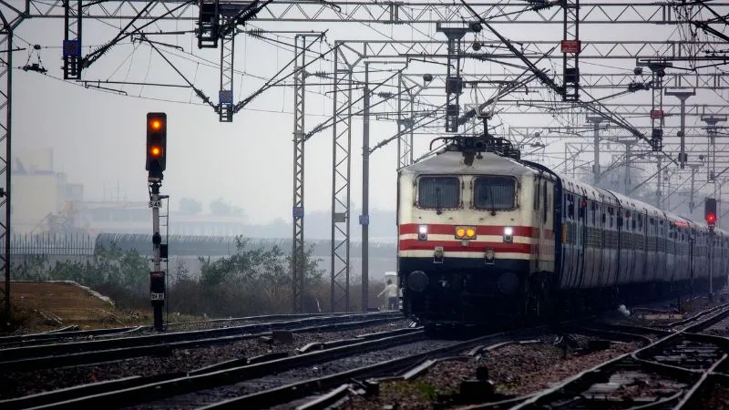 रेलवे का मास्टरस्ट्रोक! अब AI की नजर से नहीं बचेगी गड़बड़ी! ट्रेन के खाने पर 24x7 पहरा