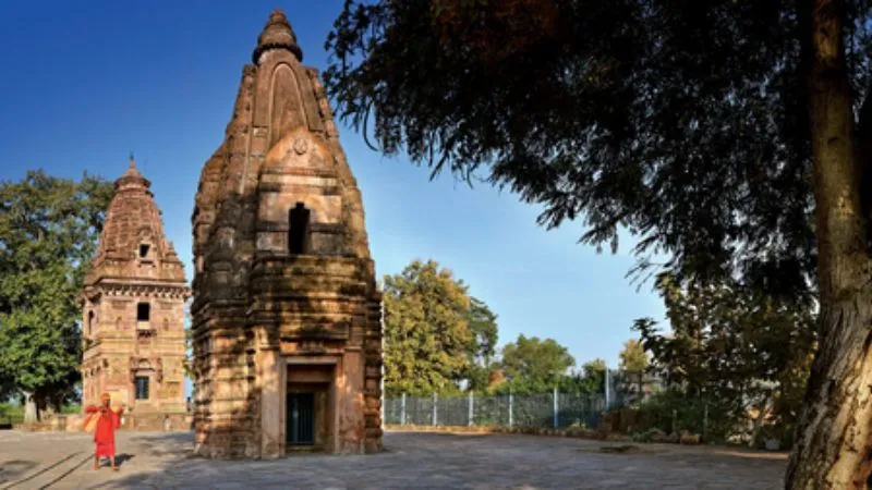 कहां है महामाया मंदिर, 16 पत्थर के स्तंभों पर टिकी सदियों पुरानी आस्था की विरासत, यहां विराजती हैं 'त्रिदेवियां'