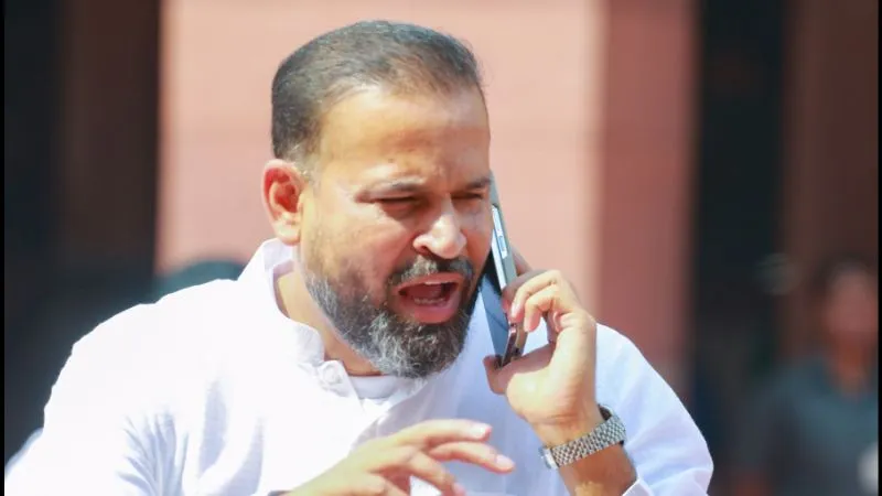 बहरामपुर सीट छोड़ने के दावों के बाद ऑन कैमरा आए यूसुफ पठान, गांगुली के बाद खुद बताया सच
