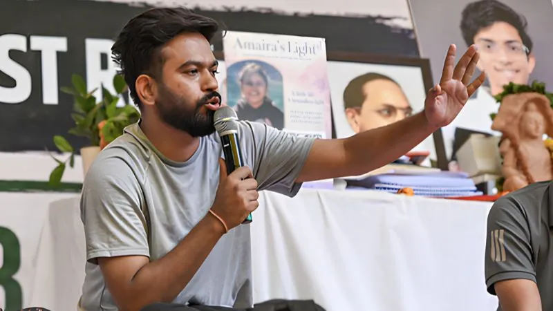 'फोन मत करना... अब मैं सिर्फ आपका बेटा नहीं हूं', आखिर अभिजीत दीपके ने अपने पिता से क्यों कही यह बात? वजह जानकर रह जाएंगे हैरान