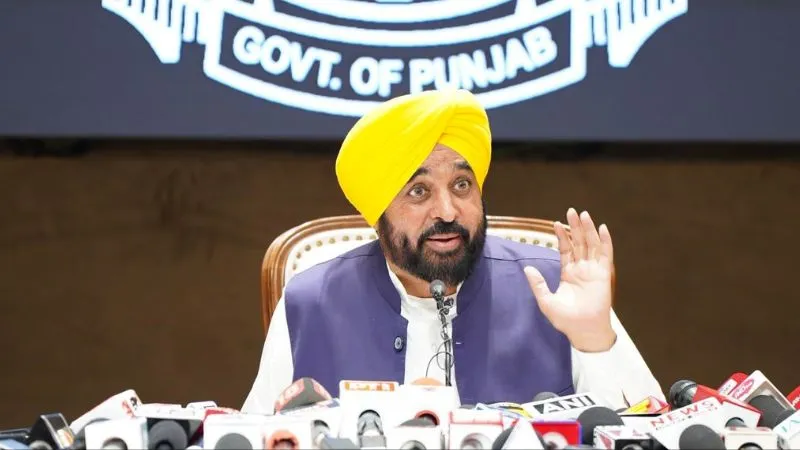 Punjab School Fee Rule: भगवंत मान सरकार ने प्राइवेट स्कूलों में मनमाने ढंग से फीस बढ़ाने पर रोक लगाई, पंजाब में फीस रेगुलेशन ऑर्डिनेंस-2026 लागू