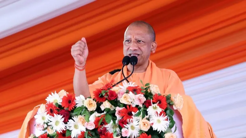 गोरखपुर: CM योगी ने आयुष विश्वविद्यालय में हॉस्टल का किया उद्घाटन, निर्माणाधीन ऑडिटोरियम का लिया जायजा