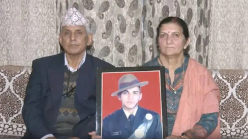 कठुआ रेलवे स्टेशन का बदला नाम, अब शहीद कैप्टन सुनील कुमार चौधरी के नाम से होगी पहचान, परिवार ने PM मोदी का जताया आभार