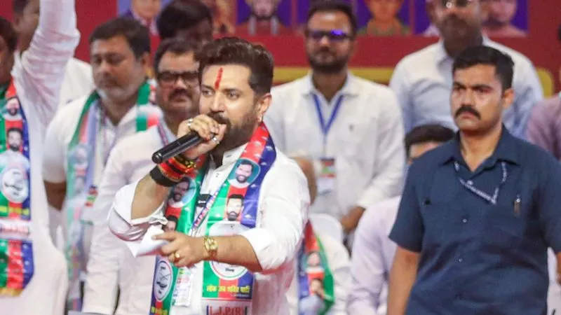 UP चुनाव में चिराग पासवान की एंट्री, पिता की जयंती पर बड़ा ऐलान, गठबंधन और राम मंदिर चढ़ावा विवाद पर क्या कहा?