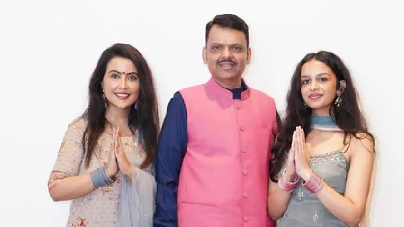 CM फडणवीस की बेटी ने शिक्षा सुधारों का किया समर्थन, बोलीं- छात्रों के मुद्दों तक ठीक है आंदोलन, धर्म की ओर मुड़े तो रहें सतर्क