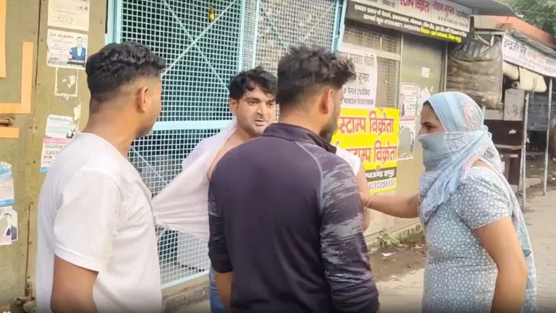 प्रेमिका के साथ होटल पहुंचा शख्स, पत्नी ने GPS लगाकर पकड़ा, फिर बीच सड़क की जमकर धुनाई, हक्की बक्की रह गई पुलिस