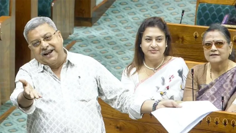 महिला सांसद पर अभद्र टिप्पणी मामले में TMC सांसद कल्याण बनर्जी पर सख़्त एक्शन, पूरे मानसून सत्र के लिए सस्पेंड