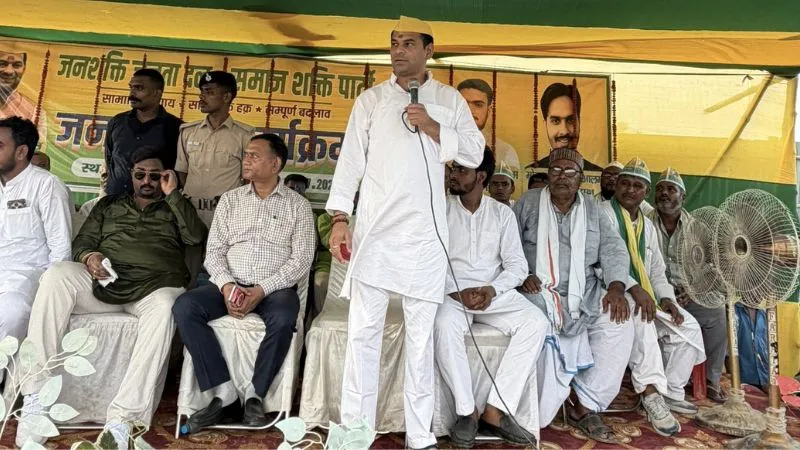 छात्र आंदोलन का समर्थन पड़ा भारी... पटना में लालू के बड़े लाल तेजप्रताप यादव गिरफ्तार, 14 दिन की न्यायिक हिरासत में भेजे गए जेल