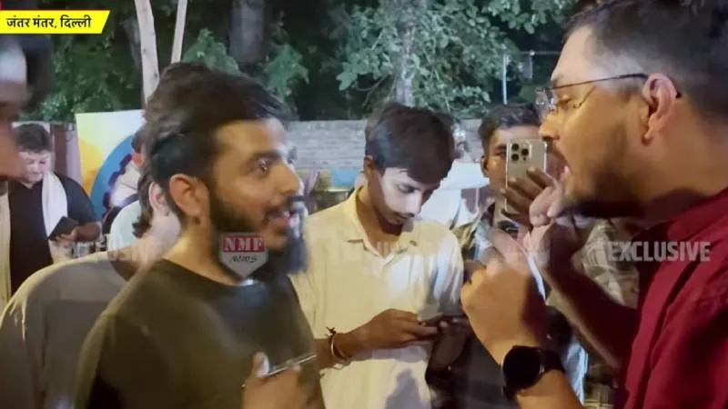 सुहैल का पाला रिपोर्टर से पड़ा तो आंय-बांय करने लगे, कॉकरोच के प्रोटेस्ट में गजब हो गया!