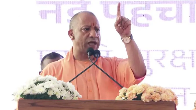 कांवड़ यात्रा में सुरक्षा से समझौता नहीं, अफवाह फैलाने वालों पर करें सख्त कार्रवाई : सीएम योगी