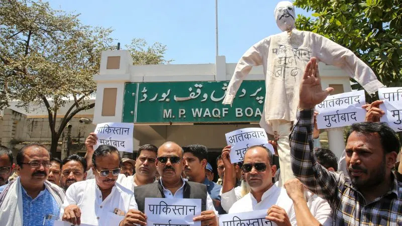मध्य प्रदेश ने रचा इतिहास, वक्फ बोर्ड में पहली बार शामिल किए गए गैर-मुस्लिम; जिन दो हिंदुओं को दी जगह, वे कौन?