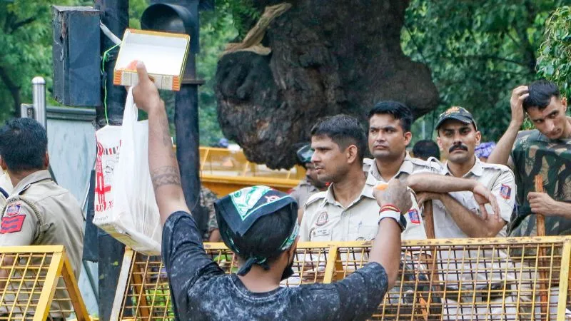 फास्ट ट्रैक कोर्ट में NEET पेपर लीक मामले पर हो रही थी सुनवाई, नहीं पहुंचे CBI के वकील, जानें कब होगी अगली हियरिंग