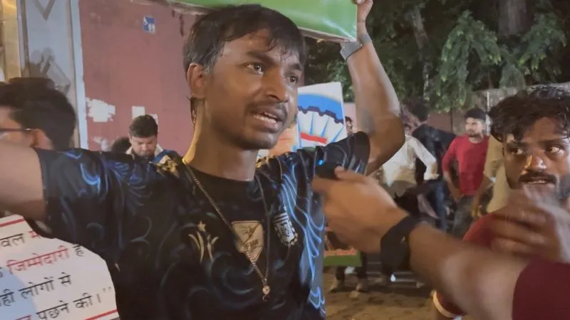 संसद उखाड़ने की धमकी, 'नेपाल बना देंगे' के नारे... कॉकरोच के प्रदर्शन में कौन थे ये 'बिच्छू'?