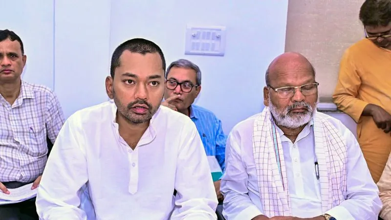 एक्शन मोड में बिहार के स्वास्थ्य मंत्री निशांत कुमार, PMCH के डॉक्टर सरफराज आलम को हटाया, जानें वजह
