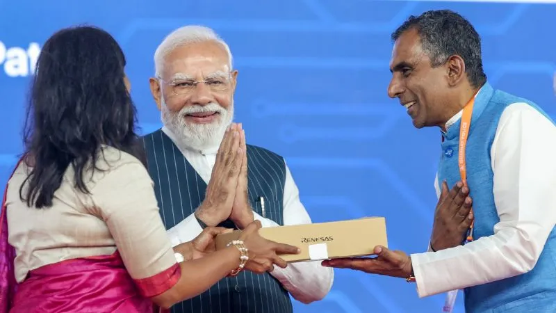 'सुनते हो न विनोद', जब भरी सभा में PM मोदी ने बोला 'पंचायत' का फेमस डायलॉग, हठाकों से गूंजा माहौल