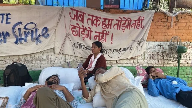 'कानून का उल्लंघन किया तो खैर नहीं...', 'संसद चलो' मार्च से पहले एक्शन मोड में दिल्ली पुलिस, कॉकरोच जनता पार्टी को चेतावनी