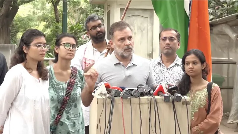 PM मोदी के सामने राहुल गांधी ने धर्मेंद्र प्रधान का इस्तीफा और माफी समेत रखी 3 मांग