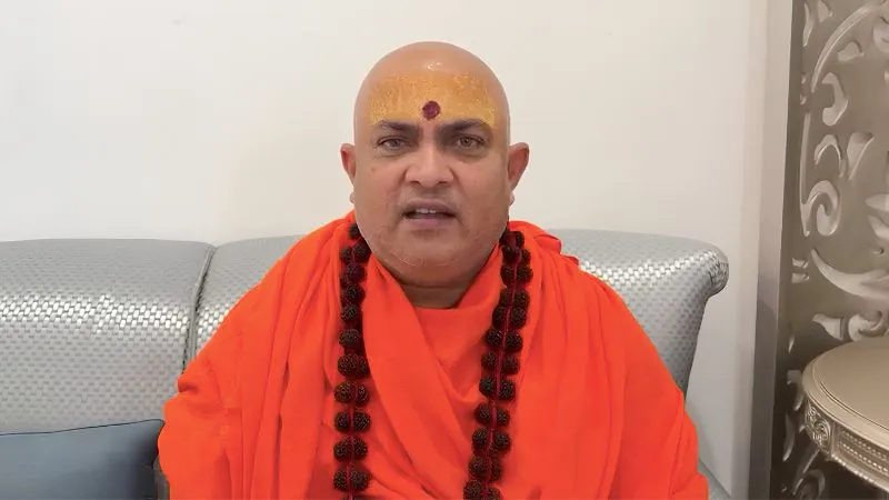 बृजभूषण के बयान पर स्वामी जितेंद्रानंद का बड़ा दावा, बोले- 2003 में हनुमानगढ़ी में हुई थी नमाज