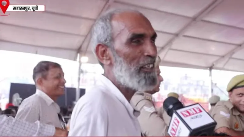 देवबंदियों के गढ़ में Yogi का भौकाल, भारी बारिश के बावजूद डटे रहे मुस्लिमों ने सुनिये क्या कहा?