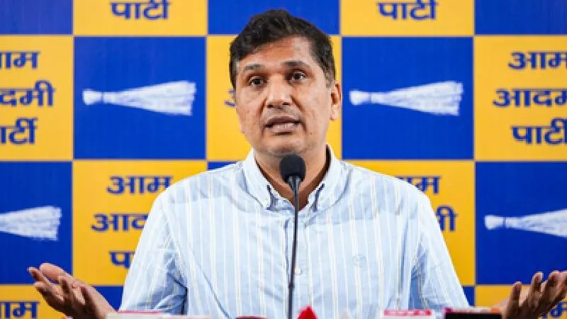 आंदोलन का श्रेय लेने की कोशिश कर रही कांग्रेस? सौरभ भारद्वाज ने राहुल गांधी पर साधा निशाना
