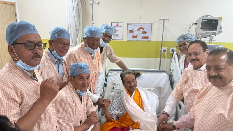 सरकार के 3 लिखित आश्वासनों के बाद माने सोनम वांगचुक, जेपी नड्डा और जितेंद्र सिंह से मुलाकात के बाद तोड़ा अनशन; जारी किया वीडियो