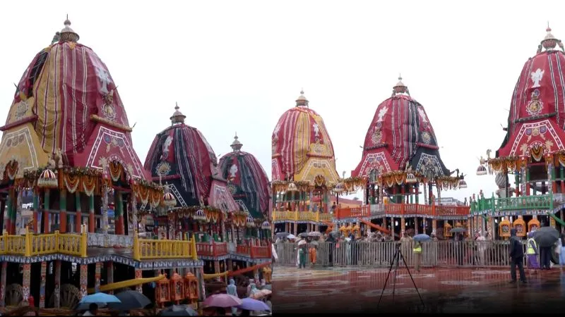 'बारिश नहीं, प्रभु का आशीर्वाद है', रिमझिम बूंदाबांदी के शुभ संकेत के बीच रथयात्रा के लिए पुरी में डटे लाखों श्रद्धालु
