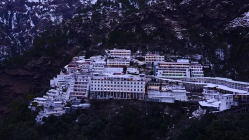 खराब मौसम के चलते अमरनाथ के बाद अब वैष्णो देवी यात्रा भी स्थगित, 19 जुलाई से लागू हुआ फैसला