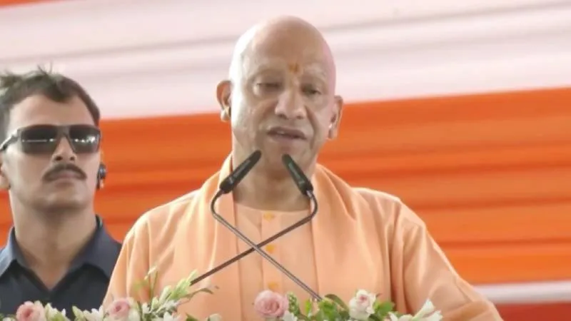 बस्ती से सीएम योगी का सपा पर हमला, बोले- रामभक्तों पर गोली चलवाने वालों ने धर्मस्थलों को विवादों में डाला