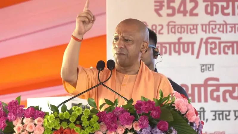 बाराबंकी से विपक्ष पर बरसे CM योगी, बोले- सनातन सुरक्षित रहेगा तो देश भी सुरक्षित रहेगा