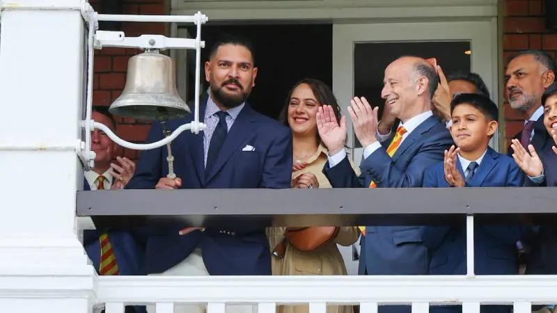 Ind vs Eng : लॉर्ड्स में युवराज सिंह का खास सम्मान, पांच मिनट की घंटी बजाकर बने मैच का हिस्सा