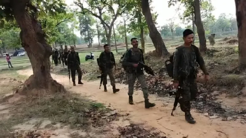 छत्तीसगढ़: माओवादियों की बड़ी साजिश नाकाम, 122 एरो बम और एके-47 की मैगजीन बरामद