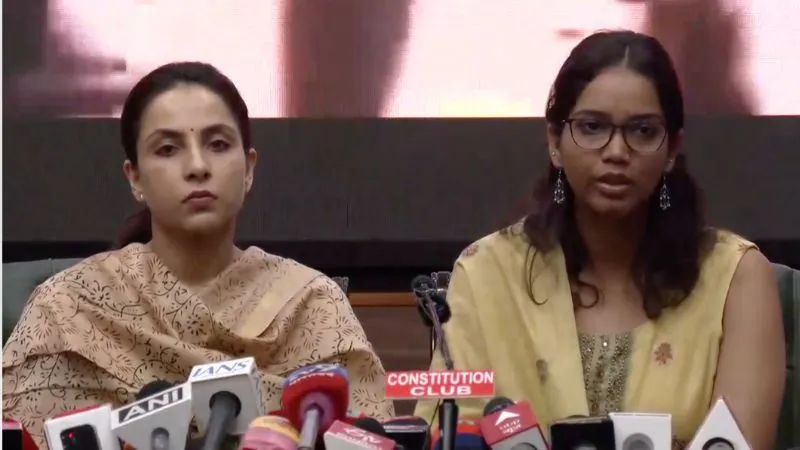 ‘हिंसक भीड़ ने घसीटा, वो दर्दनाक पल...’ प्रदर्शन में घायल जवानों के परिजनों का छलका दर्द, पुलिस सुरक्षा पर की बड़ी मांग