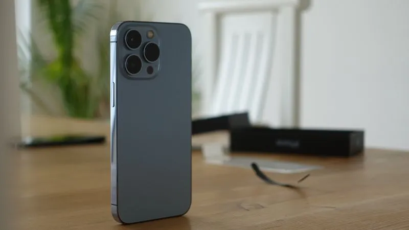 AI का पड़ा सीधा असर! iPhone 18 Pro Max की कीमत सुनकर उड़ जाएंगे होश