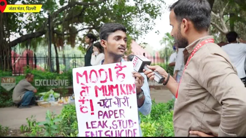 Modi से टकराने चले Rahul Gandhi को कॉकरोच ने उधेड़ दिया- चुल्लू भर पानी में डूब मरो!