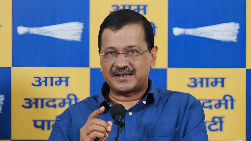 जंतर-मंतर आंदोलन के बीच छात्रों के साथ खड़े हुए केजरीवाल, AAP थाने-थाने पहुंचकर दिला रही कानूनी मदद