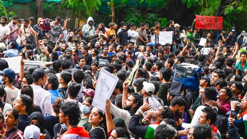 प्रदर्शन के बीच NEET पेपर लीक पर सरकार का ‘फास्ट ट्रैक’ ऐलान, PM मोदी के फैसले पर छात्रों ने क्या कहा?