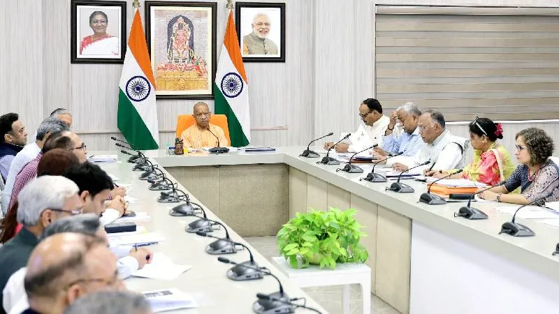 UP को डेटा सेंटर हब बनाने की तैयारी, योगी कैबिनेट ने नई नीति को दी मंजूरी