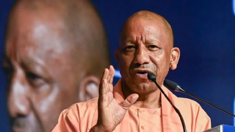 काली घाट पर प्रेरणा पार्क का उद्घाटन, योगी ने गिनाई प्रयागराज की विरासत और विकास
