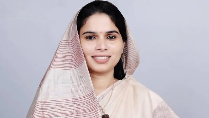 "कोर्ट में दी गवाही तो परिवार साफ कर देंगे...",जिन्हें अतीक की धमकी भी नहीं डिगा सकी, संघर्षों से भरी है UP BJP उपाध्यक्ष पूजा पाल की कहानी
