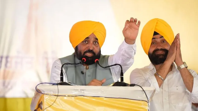 पेपर लीक के आरोपों पर भगवंत मान का विपक्ष पर हमला, बोले- मेरिट के आधार पर 69 हजार युवाओं को दी नौकरियां