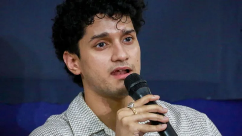 'आइशी घोष को कुछ भी हुआ तो बवाल होगा!' लेफ्ट के बचाव में क्यों उतरी 'कॉकरोच' पार्टी?