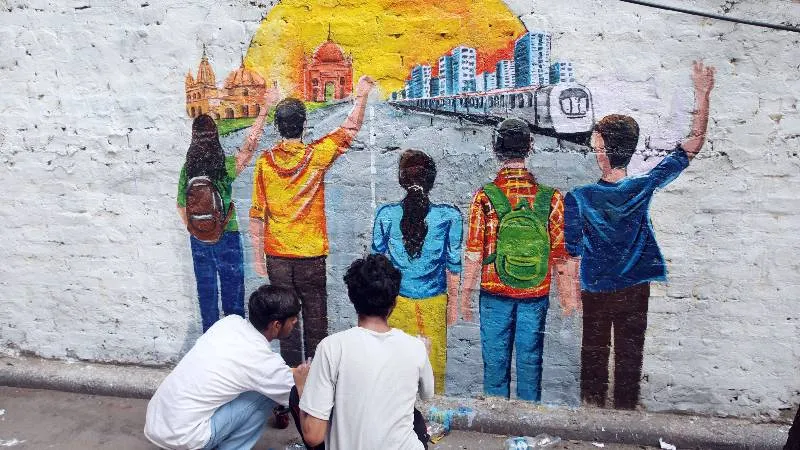‘रंग दे बसंती’ से युवाओं में दिखा बदलाव, लखनऊ में ग्रैफिटी वॉल पर उकेरी गई उत्तर प्रदेश की तस्वीर