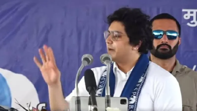 SP-कांग्रेस पर बरसे आकाश आनंद, राहुल-अखिलेश पर तंज कसते हुए दोनों को बताया ‘अंकल’
