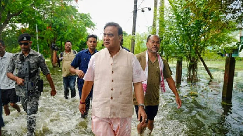 असम बाढ़ पीड़ितों के लिए हिमंता सरकार का बड़ा राहत पैकेज, हर प्रभावित परिवार को मिलेंगे ₹15 हजार