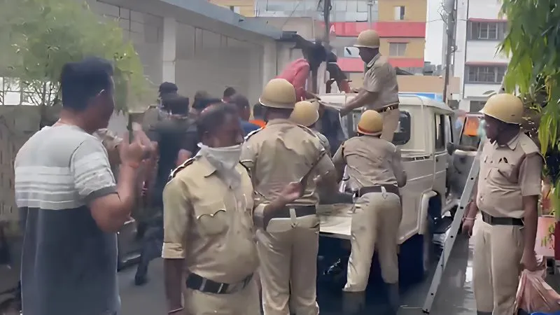 बंगाल के बीरभूम में दर्दनाक हादसा... होटल में लगी भीषण आग, 6 लोगों की मौत; 12 से ज्यादा घायल