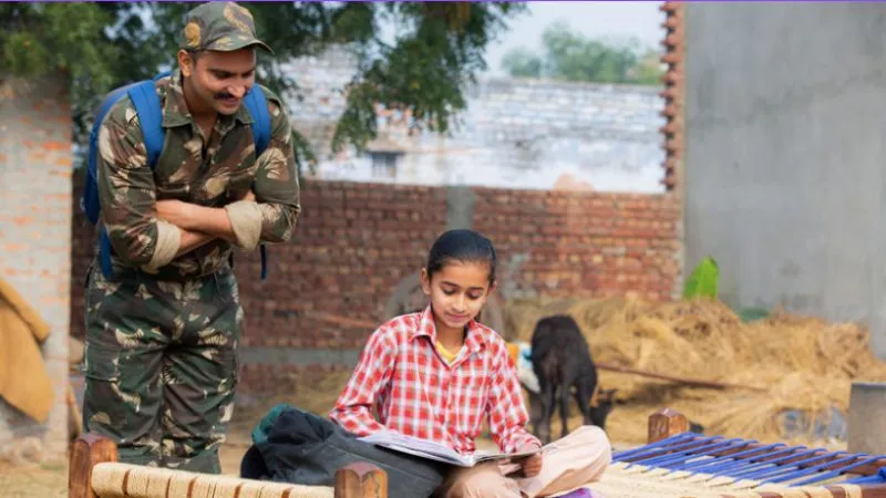 15 अगस्त पर आर्मी की ड्रेस में बच्ची का वीडियो वायरल, रोते हुए बोली- फौज में जाकर आतंकवादियों से लड़ूंगी