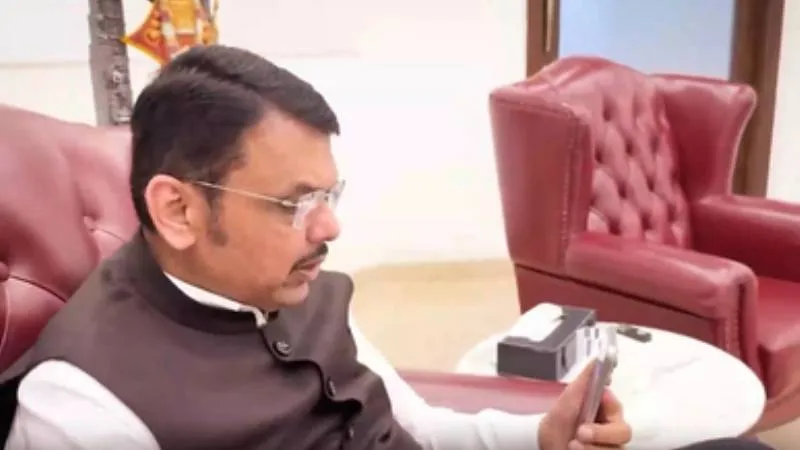 कैलाश मानसरोवर से लौट रहे महाराष्ट्र के 37 श्रद्धालु सागा में फंसे, CM फडणवीस की पहल से काठमांडू रवाना