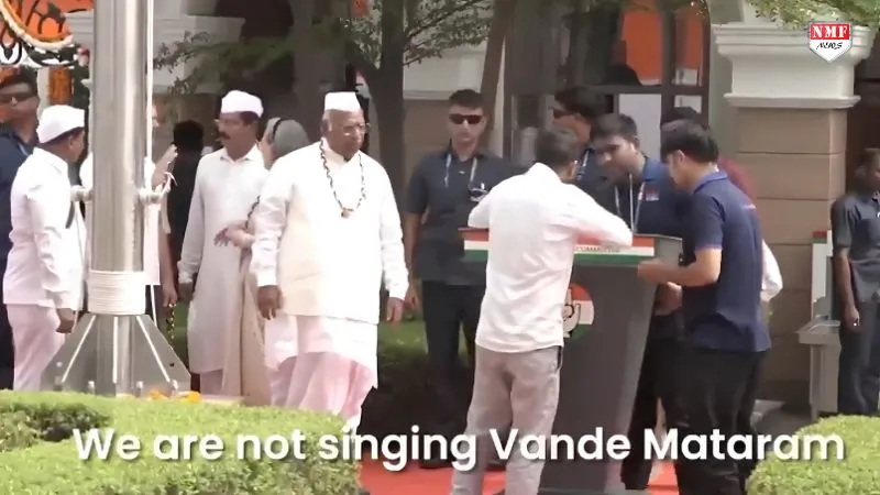 'हमें गाने की जरूरत नहीं है...', कांग्रेस मुख्यालय में हुआ ‘वंदे मातरम्’ का किया अपमान! सोनिया-राहुल, खड़गे बात करते दिखे, नए VIDEO में क्या दिखा